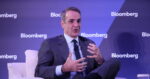 Μητσοτάκης στο Bloomberg: Στόχος η αυτοδυναμία – Από την 1η Ιανουαρίου οι Έλληνες θα δουν αύξηση στα εισοδήματά τους