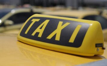 Εξαρθρώθηκε συμμορία που «χτυπούσε» οδηγούς ταξί – Τους έδεναν από το λαιμό με τις ζώνες ασφαλείας και τους λήστευαν