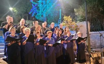 Καταχειροκροτήθηκε η Χορωδία του Δήμου Μεσολογγίου στο Χορωδιακό Φεστιβάλ Άμφισσας