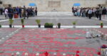 «Μετωπική» στη Βουλή για την τροπολογία για τον Άγνωστο Στρατιώτη: Δεν σβήνονται τα ονόματα θυμάτων των Τεμπών, αλλά δεν θα επιτραπεί να γραφούν ξανά