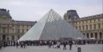 Παρίσι: «Μάχη» με τον χρόνο για τις γαλλικές Αρχές – Ανθρωποκυνηγητό για τους ληστές του Λούβρου