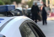 Νίκαια: Επίθεση κατά σωφρονιστικού υπαλλήλου – Πυρπόλησαν το ΙΧ του & έριξαν χειροβομβίδα στην αυλή του