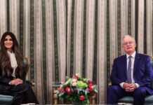 Τα παραλειπόμενα της συνάντησης Τασούλα – Γκίλφόιλ: Ο μήνας του μέλιτος και η ατάκα «εργαζόμαστε για νέο σύζυγο»