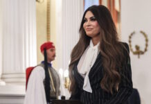 Κίμπερλι Γκιλφόιλ: Οι πρώτες ελληνικές ημέρες της νέας πρέσβη των ΗΠΑ στην Αθήνα – Το αφιέρωμα του φιλοτραμπικού «Breitbart»
