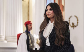 Κίμπερλι Γκιλφόιλ: Οι πρώτες ελληνικές ημέρες της νέας πρέσβη των ΗΠΑ στην Αθήνα – Το αφιέρωμα του φιλοτραμπικού «Breitbart»
