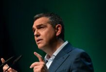 Το πρώτο απόσπασμα από την «Ιθάκη» του Αλέξη Τσίπρα: Το δημοψήφισμα ήταν δική μου απόφαση, ξέχασα ακόμα και τα γενέθλια του παιδιού μου