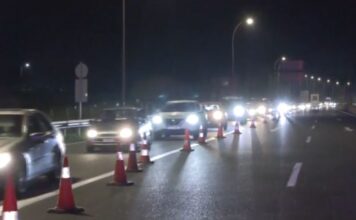 Ριτσώνα: Ατελείωτες ουρές στα εθνικά οδικά δίκτυα λόγω των μπλόκων των αγροτών – Απίστευτη ταλαιπωρία