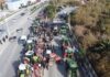 Κλιμακώνονται οι αγροτικές κινητοποιήσεις – Από στεριά & θάλασσα αποκλεισμένο το λιμάνι του Βόλου