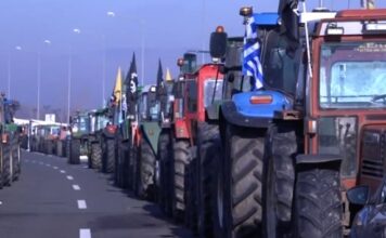 «Φουντώνουν» τα μπλόκα των αγροτών λίγο πριν τα Χριστούγεννα