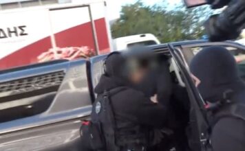 Φοινικούντα: Παραδόθηκε ο 30χρονος για τον οποίο είχε εκδοθεί διεθνές ένταλμα σύλληψης