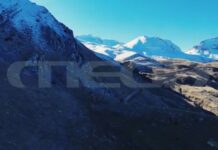 Αγκαλιασμένοι μέσα στο χιόνι εντοπίστηκαν οι ορειβάτες που έχασαν τη ζωή τους στα Βαρδούσια