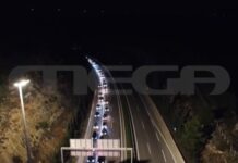 Πρώτο «ρήγμα» στα μπλόκα ενώ συνεχίζεται το μαρτύριο των οδηγών στις Εθνικές Οδούς