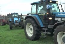 Κλιμακώνονται οι αγροτικές κινητοποιήσεις – Ένταση, συγκρούσεις αγροτών & αστυνομικών και χημικά