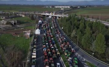 «Μπλόκο» στο Μαξίμου & Χριστούγεννα στους δρόμους αποφάσισαν οι αγρότες