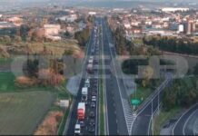 «Οδύσσεια» για τους εκδρομείς των Χριστουγέννων – Τα μπλόκα, οι εκτροπές & οι ουρές χιλιομέτρων