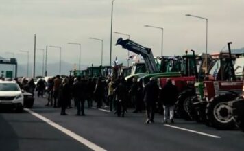 Μετ’ εμποδίων η έξοδος των Χριστουγέννων – Από παραδρόμους η κυκλοφορία στα μπλόκα