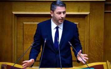 ΠΑΣΟΚ: Στο φουλ οι μηχανές, βγαίνει μπροστά ο Νίκος Ανδρουλάκης