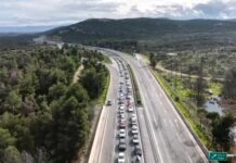 «Γολγοθάς» η έξοδος των Χριστουγέννων – Ουρές στους δρόμους λόγω μπλόκων, εκτροπών & έργων