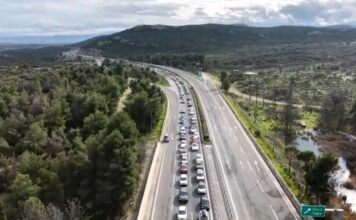 «Γολγοθάς» η έξοδος των Χριστουγέννων – Ουρές στους δρόμους λόγω μπλόκων, εκτροπών & έργων