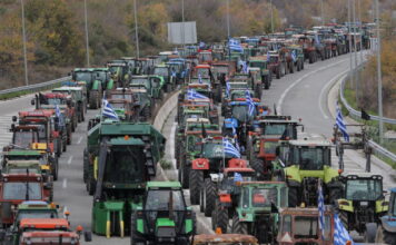 Αιχμή Μαρινάκη για Καραμανλή: Εμείς δεν ακολουθούμε την πρακτική «όλα τα κιλά όλα τα λεφτά»