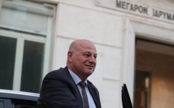 Χατζηδάκης και Τσιάρας δέχτηκαν αγρότες της Κρήτης και δεσμεύθηκαν να αντιμετωπίσουν αρκετά από τα αιτήματα