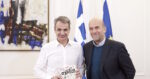 Ο Κυριάκος Μητσοτάκης συναντήθηκε με τον Χρήστο Αλεφάντη, ιδρυτή του περιοδικού δρόμου «Σχεδία»
