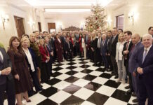 Μητσοτάκης: Το παρασκήνιο της συνάντησης με βουλευτές της ΝΔ στο Μαξίμου – Η γραβάτα με τις φρεγάτες και το γούρι για το 2026