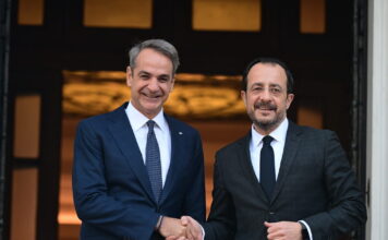 Τηλεφωνική επικοινωνία Μητσοτάκη – Χριστοδουλίδη για το Κυπριακό πριν τη συνάντηση με τον τουρκοκύπριο ηγέτη Ερχιουρμάν