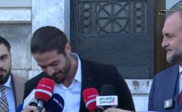 Άρης Μουγκοπέτρος: Αθώος για την κατηγορία της ενδοοικογενειακής απειλής