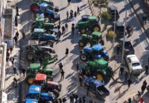 Μπλόκα αγροτών: Εξετάζεται η παρέμβαση εισαγγελέα λίγο πριν τα Χριστούγεννα – Οι ανοιχτοί δρόμοι και τα «ελεύθερα» διόδια