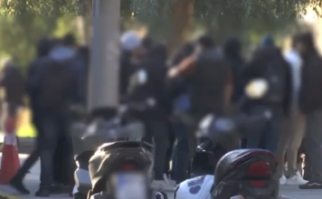 Απολογούνται οι 12 συλληφθέντες για το κύκλωμα διακίνησης ναρκωτικών σε σχολεία της Αττικής – Ανάμεσά τους και 6 ανήλικοι