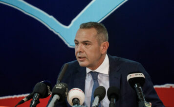 Πάνος Καμμένος για Μαρία Καρυστιανού: «Σας πολεμάνε γιατί σας φοβούνται, η ανάγκη για Οξυγόνο θα επικρατήσει»