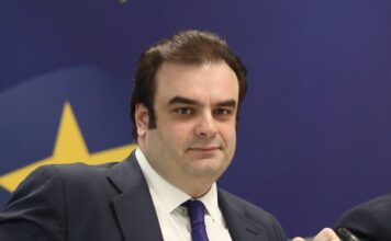 Handelsblatt: Ο Κυριάκος Πιερρακάκης έχει καλές πιθανότητες να ηγηθεί του Eurogroup