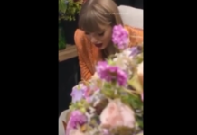 Τέιλορ Σουίφτ: Ξέσπασε σε κλάματα μετά τη συνάντησή της με τις οικογένειες των θυμάτων της φονικής επίθεσης σε αίθουσα χορού