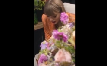 Τέιλορ Σουίφτ: Ξέσπασε σε κλάματα μετά τη συνάντησή της με τις οικογένειες των θυμάτων της φονικής επίθεσης σε αίθουσα χορού