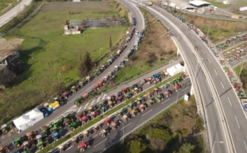 Μπλόκα αγροτών: Σε «αναμμένα κάρβουνα» οι ξενοδόχοι σε δημοφιλείς προορισμούς – Ακυρώσεις λίγο πριν τις γιορτές