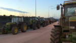Αγρότες: «Παραλύει» η χώρα από τα δεκάδες μπλόκα – Αποκλείουν λιμάνια & αεροδρόμια