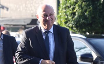 «Μασάζ» Τσιάρα σε «γαλάζιους» βουλευτές στην Πειραιώς – Ανταλλαγή αιχμών και διαβεβαιώσεις για ομαλοποίηση πληρωμών σε αγρότες και κτηνοτρόφους