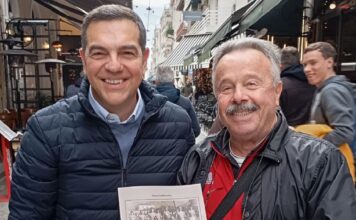 Αλέξης Τσίπρας: Το «ερυθρόλευκο» δώρο στον πρώην πρωθυπουργό στην Πάτρα
