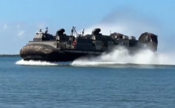 ΗΠΑ: Συνεχίζουν τη συγκέντρωση στρατού ανοικτά των ακτών της Βενεζουέλας