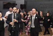 Μάκης Αριστόπουλος: Ο Αγρινιώτης «βιρτουόζος» του κλαρίνου που μαγεύει την νυχτερινή Αθήνα!!