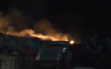 Θεσσαλονίκη: Φωτιά σε εργοστάσιο ανακύκλωσης