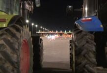 «Ρεβεγιόν» στα μπλόκα έκαναν οι αγρότες – Ανοιχτοί δρόμοι για τους ταξιδιώτες