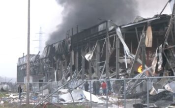 Τρίκαλα: Τέσσερις γυναίκες νεκρές από τη μεγάλη φωτιά σε εργοστάσιο μπισκότων