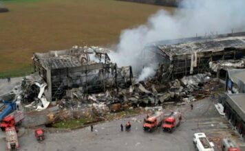 Τρίκαλα: Πέντε νέκρες εργαζόμενες έπειτα από έκρηξη και φωτιά στο εργοστάσιο «Βιολάντα»