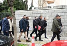 Σήμερα το απόγευμα οι αγρότες θα αποφασίσουν στα μπλόκα το μέλλον των κινητοποιήσεων