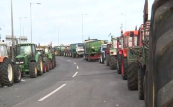 Αγρότες: «Ναι» στον διάλογο με Μητσοτάκη με ανοιχτούς δρόμους και τα τρακτέρ στα μπλόκα