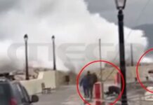 Παράλιο Άστρος: Σε κλίμα οδύνης η κηδεία του 53χρονου λιμενικού που παρασύρθηκε από κύματα