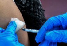 Παιδιατρική εξέταση και εμβολιασμός παιδιών Ρομά στον Δήμο Μεσολογγίου