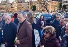 Τραγωδία με οπαδούς του ΠΑΟΚ: Ο Σωκράτης Φάμελλος στην Τούμπα με ένα λευκό τριαντάφυλλο